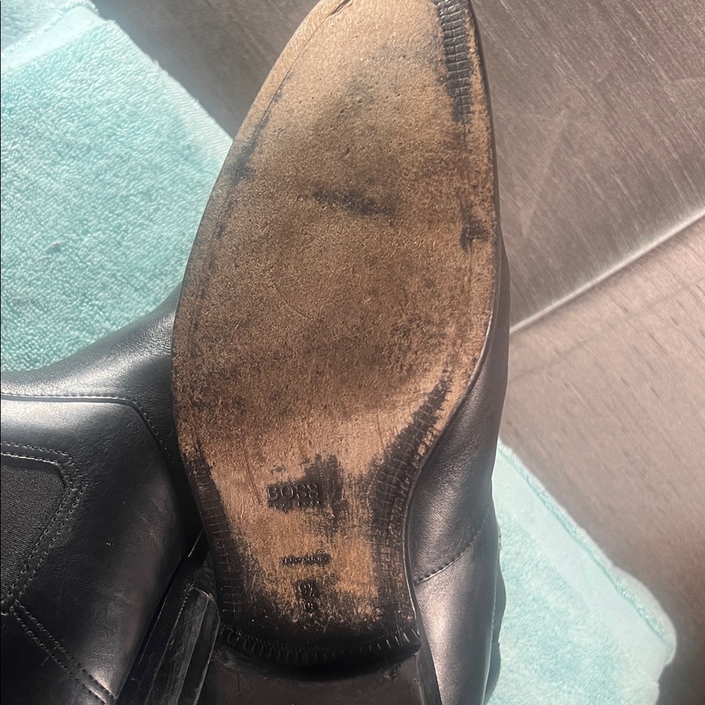 Boss Hugo Classic Black Leather Chelsea Boots w/ side engraved buckles Sz 9 1/2 - Picture 11 of 16